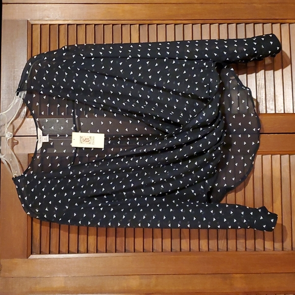 NWT Decree wrapper blouse - Picture 1 of 9
